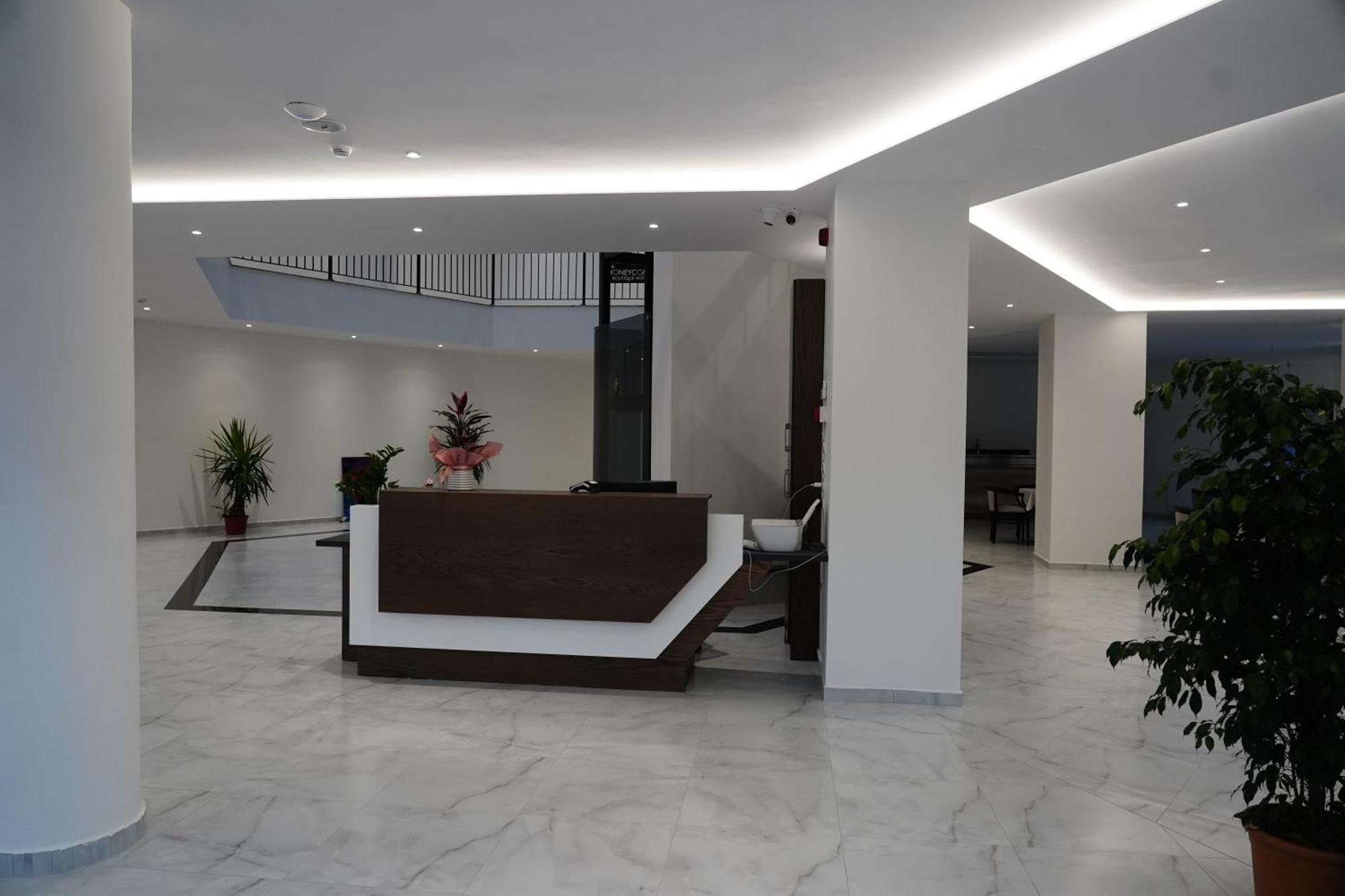 The Honeycomb Boutique Hotel Golem  Exterior photo