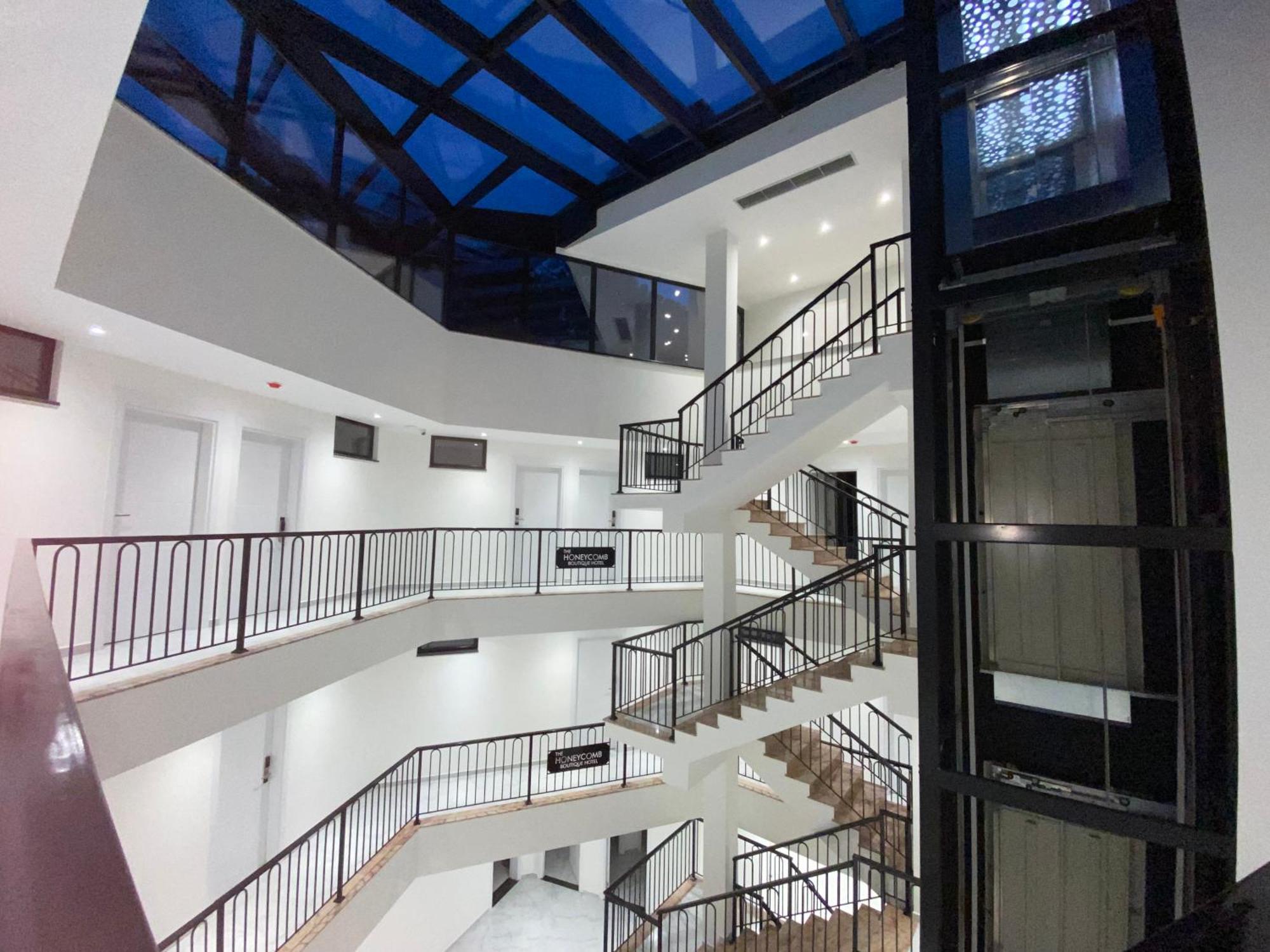 The Honeycomb Boutique Hotel Golem  Exterior photo